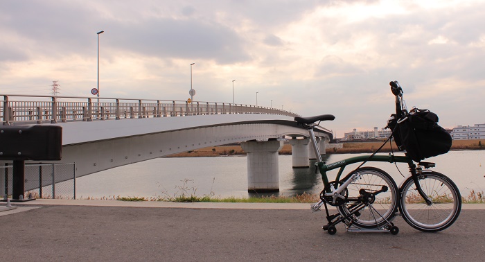 江戸川サイクリングロード と 妙典橋 と 東京ディズニーリゾートサインモニュメント 元サイクリング部 せいさん 浦安